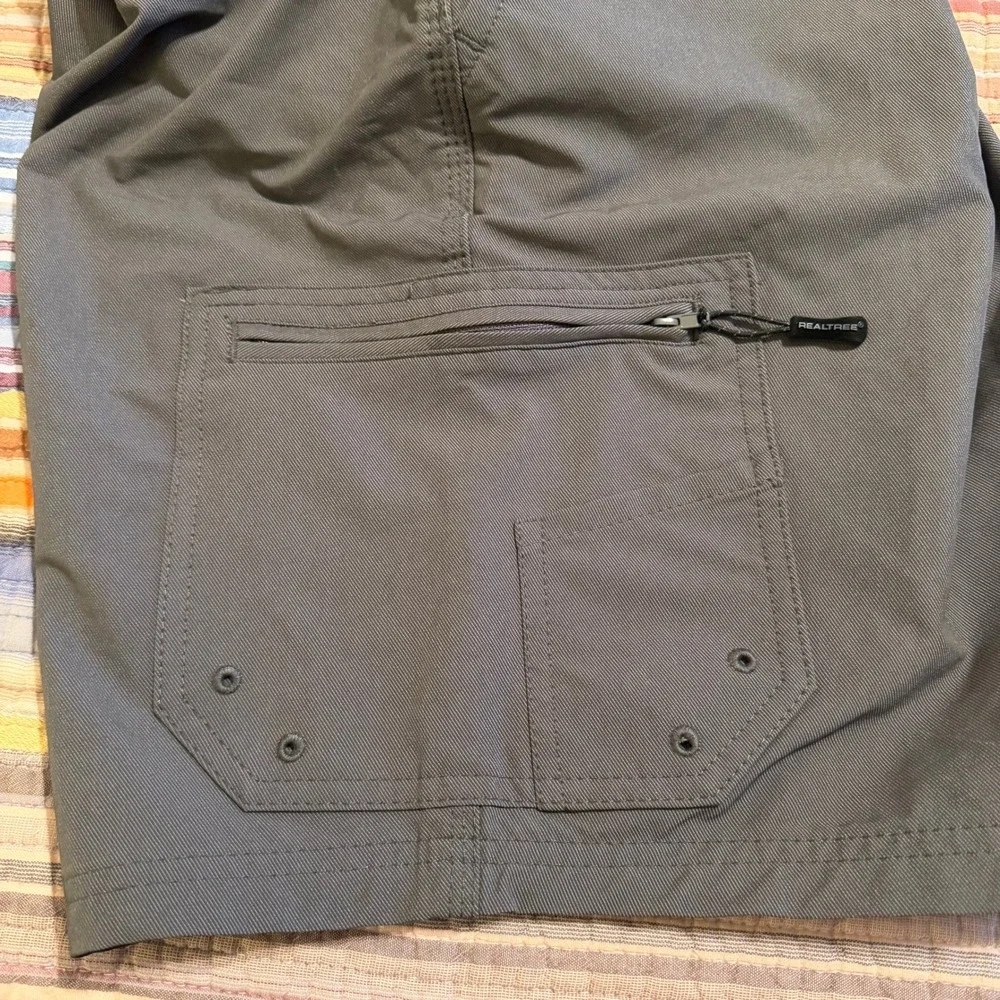 Realtree‎ Fishing Mens XL 40/42 Gray Stretch Cargo Shorts Integrated Belt Hiking